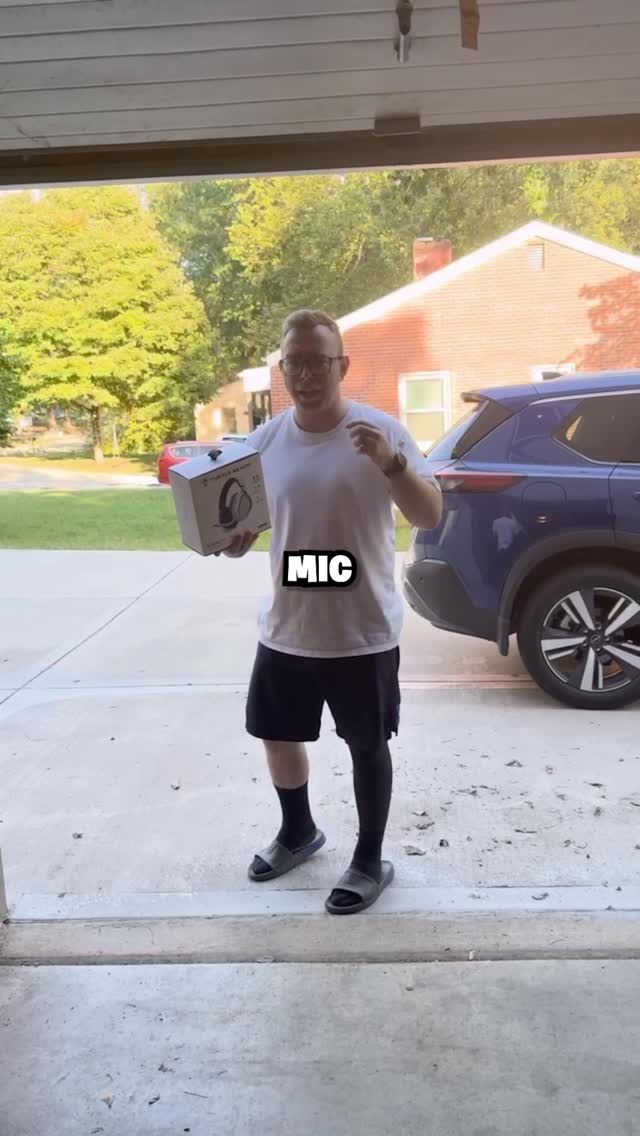 Instagram post by @wfrankn__ for Turtle Beach. Caption reads: The Stealth 700 from @turtlebeach is just the best....