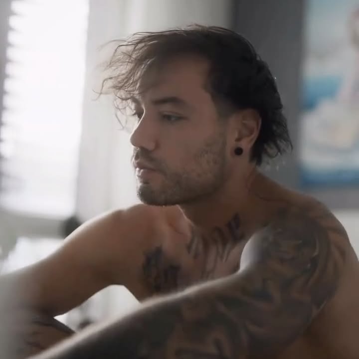 Instagram post by @rennedang for Notino CZ. Caption reads: Po návratu jsem si potřeboval dopřát trochu....