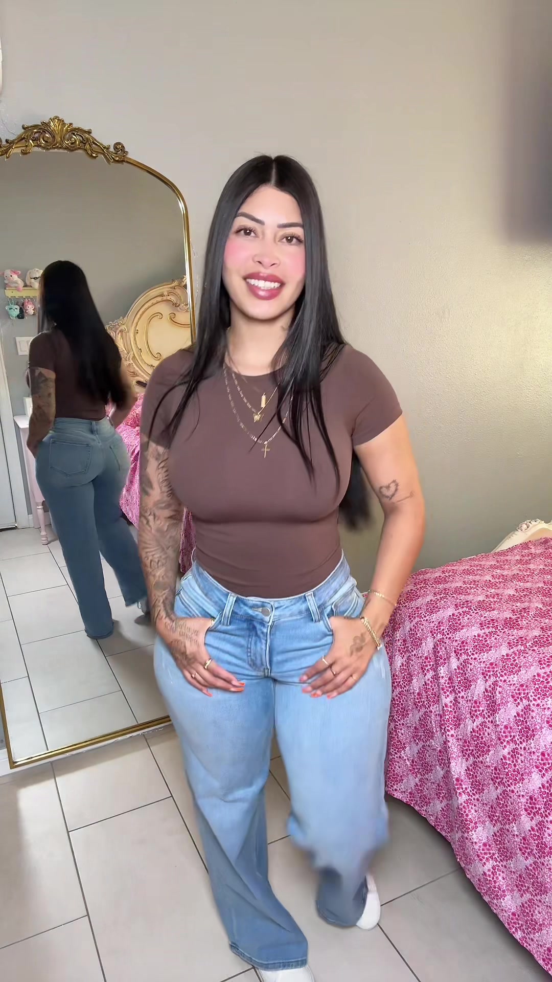 TikTok post by @jennyyareccy for Vogatiques. Caption reads: @Vogatiques @vans #jeansoutfit #ootd #tiktokshop....