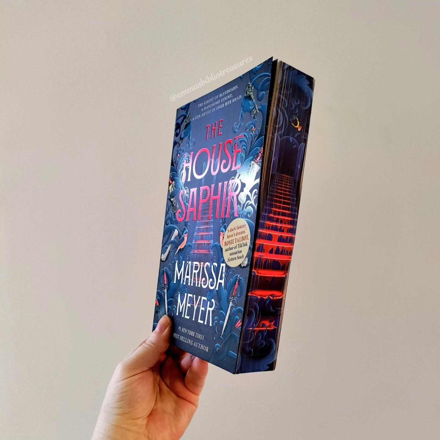 Instagram post by @emmas.biblio.treasures for Libro.fm. Caption reads: ✨𝑩𝒐𝒐𝒌 𝑹𝒆𝒗𝒊𝒆𝒘✨ Mallory Fontaine is a....