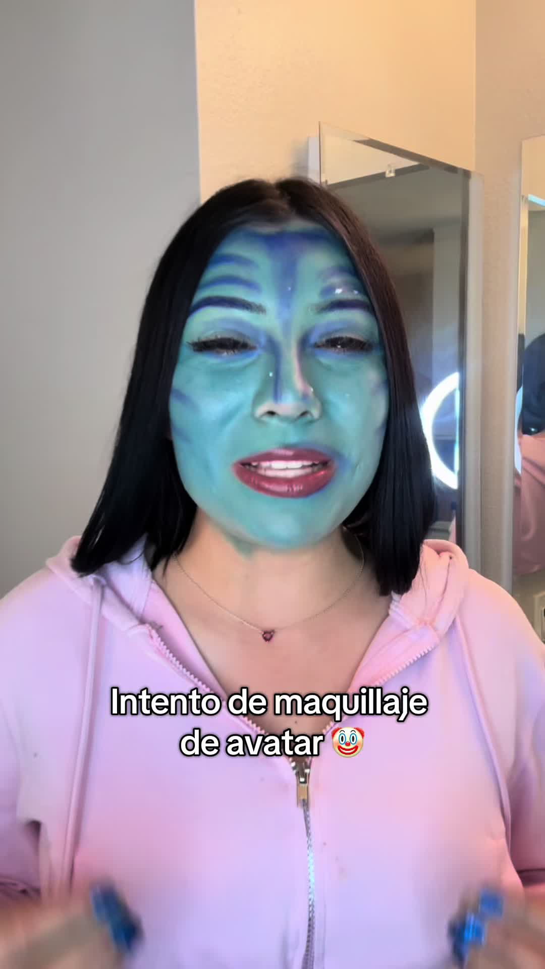 TikTok post by @damabeabee for DDG Beauty. Caption reads: [...] #creativemakeup #avatar @ddg Beauty.