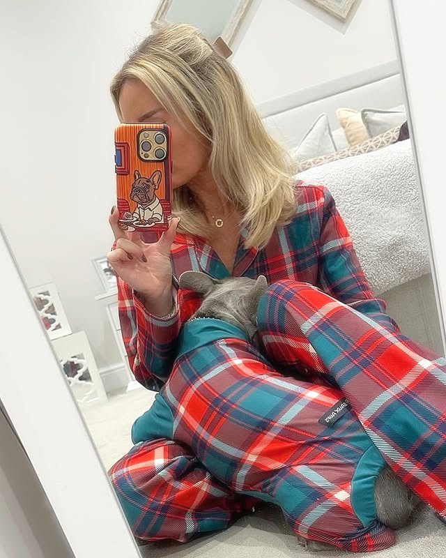 Instagram post by @milo_lilac for Spark Paws. Caption reads: Twinning Tuesday ❤️💚

@sparkpawsofficial 

🔗in....