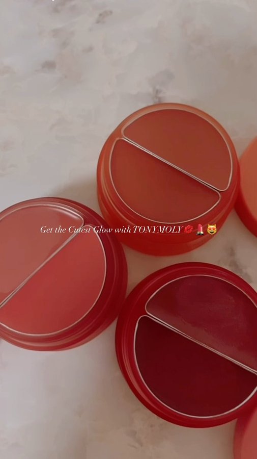 Instagram post by @maripo_jp for Tonymoly. Caption reads: TONYMOLYの
可愛いコスメたち💋

✔️チークトーンリップアンドチークデュオバーム

マット....