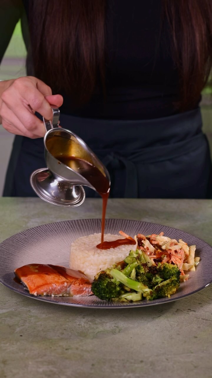 Instagram post by @alina_prokuda for Green Chef. Caption reads: Spice up dinner with @greenchef Sockeye Salmon &....