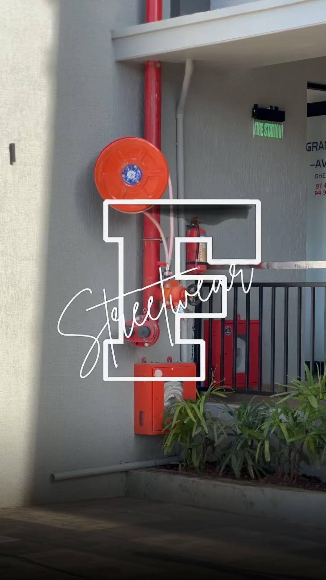 Instagram post by @_aripuhh for Fugazee. Caption reads: tees from @fugazeeinc …
.
.
#black #transition....