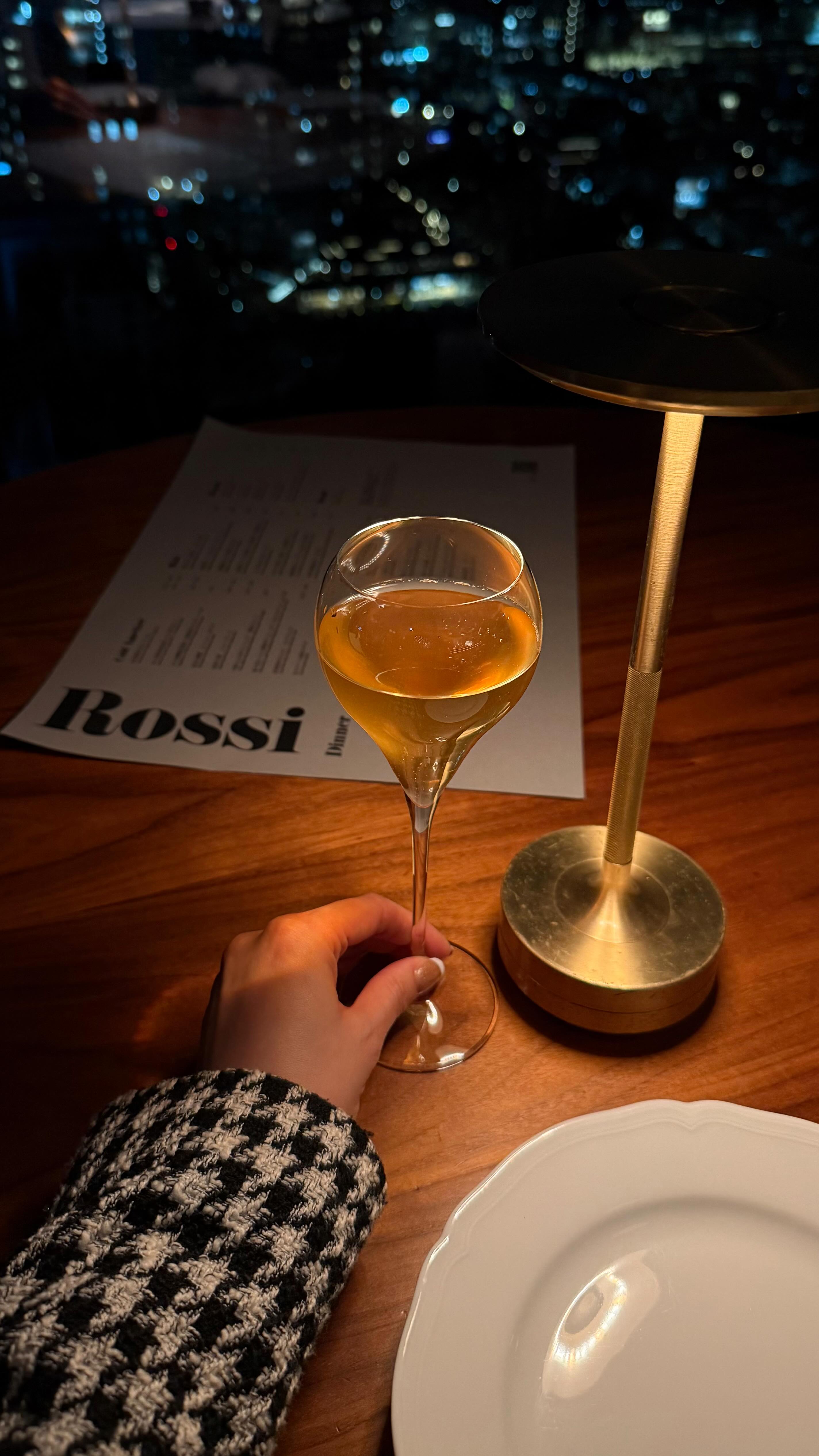 Instagram post by @kfromtokyo for THE AOYAMA GRAND HOTEL. Caption reads: #PR 東京•外苑前のTHE AOYAMA GRAND HOTEL....