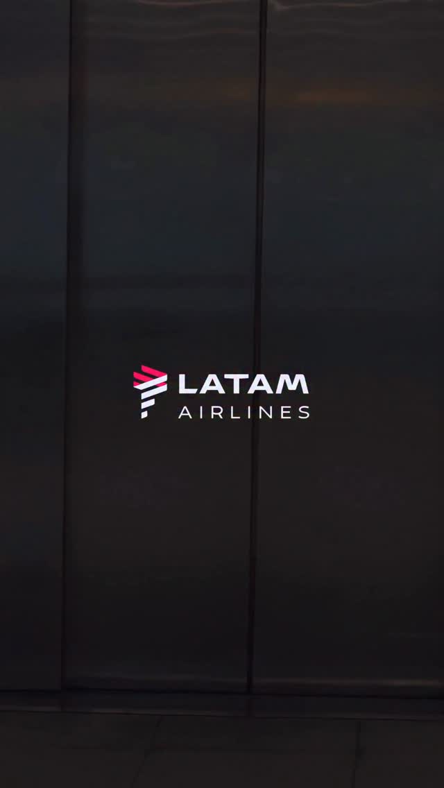 Instagram post by @jeanpaulmago for LATAM Airlines. Caption reads: La magia llegó a LATAM Play ✨🌎
Tuve la....