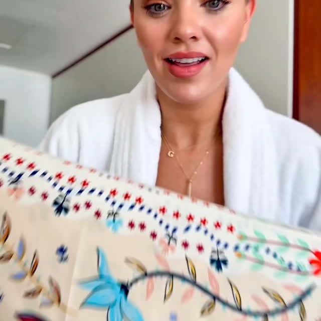 Instagram post by @thaligarcia for BIMBA Y LOLA. Caption reads: Mascada & Anillo X @bimbaylola 🐆♥️ #closetassault.