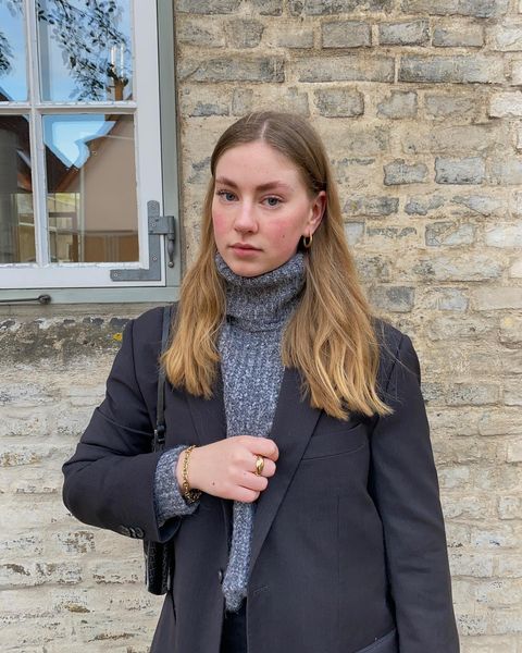 Instagram post by @mariefhm for PAUL HEWITT. Caption reads: #werbung golden details ✨ @paul_hewitt #paulhewitt.