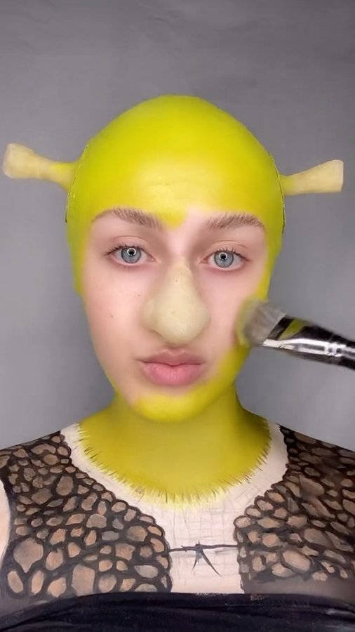 Instagram post by @katiefarhood for Ben Nye Makeup. Caption reads: [...] Priming Moisturizer* (link in....