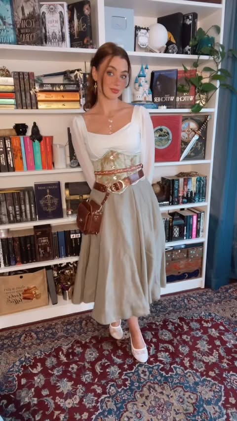Instagram post by @stormdesign for Son de Flor. Caption reads: [...] using this gorgeous classic skirt from....