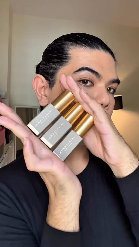 Instagram post by @ahma_dani for Anastasia Beverly Hills. Caption reads: Trying out SMOOTH BLUR CONTOUR....