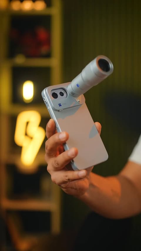 Instagram post by an influencer for vivo India. Caption reads: [...] #ad #MyCityVibes #vivoX300FE #vivoindia.
