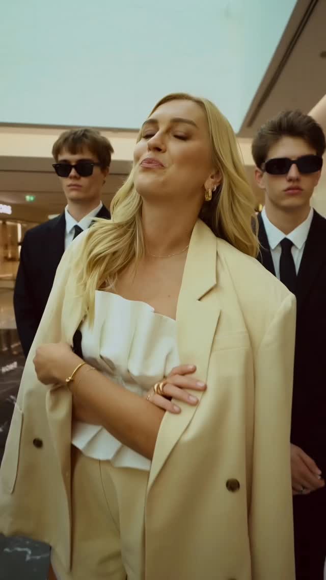 Instagram post by @zorkahejdova for Mastercard. Caption reads: Jedna z nejoblíbenějších nákupních akcí roku se....