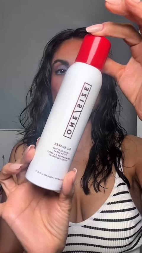 Instagram post by @beautybubble0326 for ONE/SIZE. Caption reads: [...] liquid blotting paper touch up spray .....