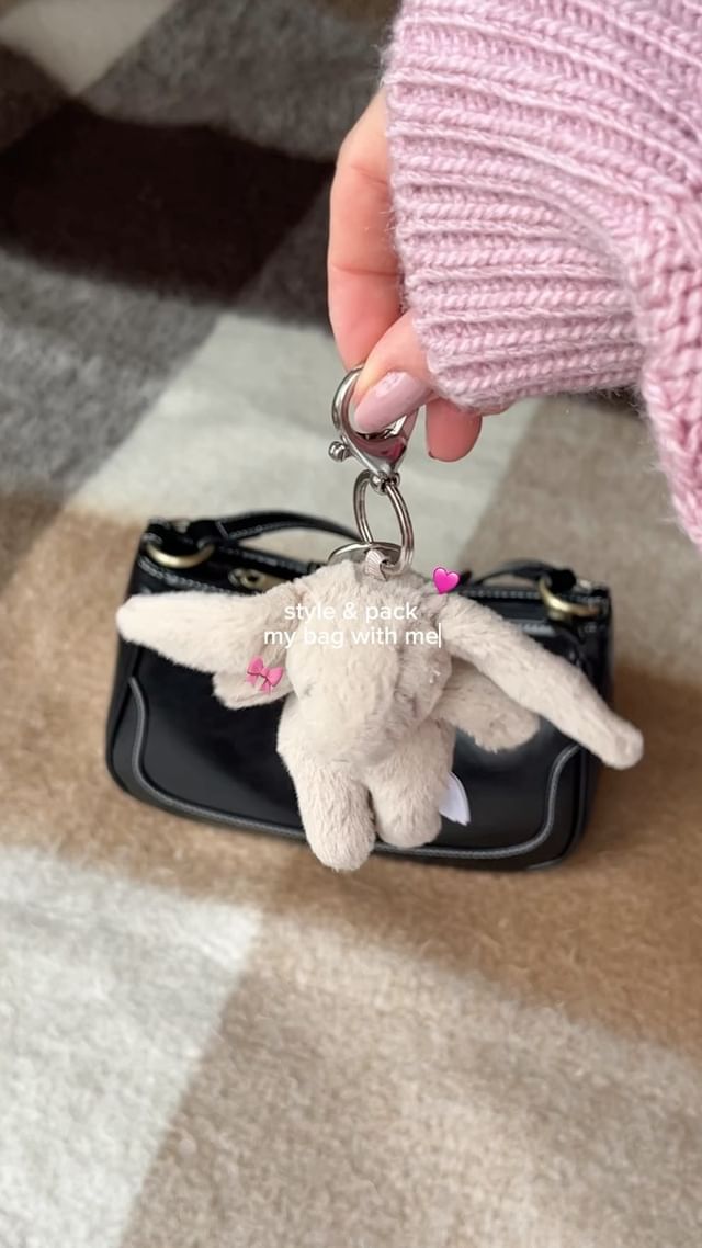 Instagram post by @anneorion for Ecosusi. Caption reads: styling my new baby from @ecosusi_vintage 🎀🪽🐰....