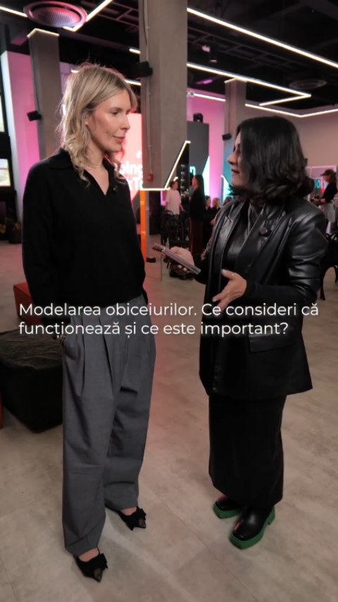 Instagram post by @oanatache for World Vision. Caption reads: 2 minute cu Dr. @carolinemiddelsdorf despre....