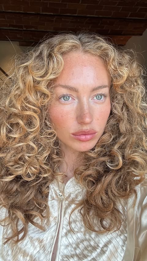 Instagram post by @frejaboerreolsen for Aussie Haircare. Caption reads: ad - my hair routine using @aussie Second Day....