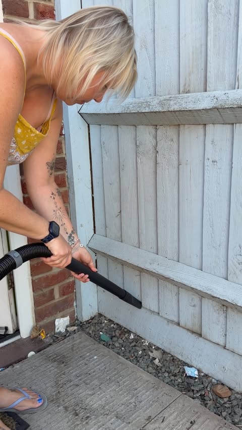Instagram post by @beckiesbitofsparkle for Karcher. Caption reads: [...] an outside vacuum until I used this....