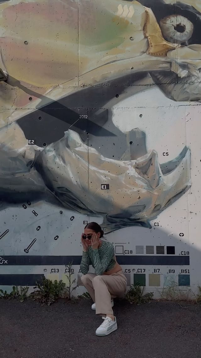 Instagram post by @saranda_reci for Dosenbach. Caption reads: [...] my new Puma Sneakers - Available at....