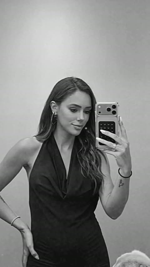 Instagram post by @brunabiancardi for Alo Yoga. Caption reads: Uma pausa pra esse vestido da @alo @aloyoga 😍🖤....