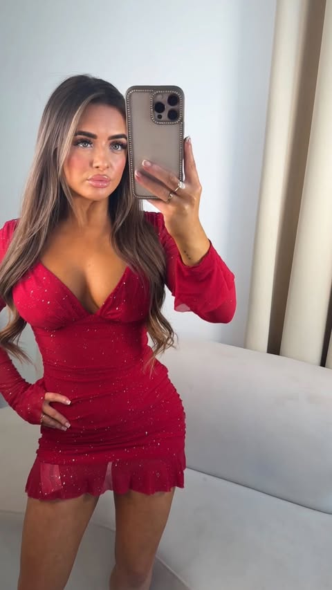 Instagram post by @rachelstottxxo for Partheafashion. Caption reads: 🌹 @partheafashion 

“RACH15-500” for some £££....