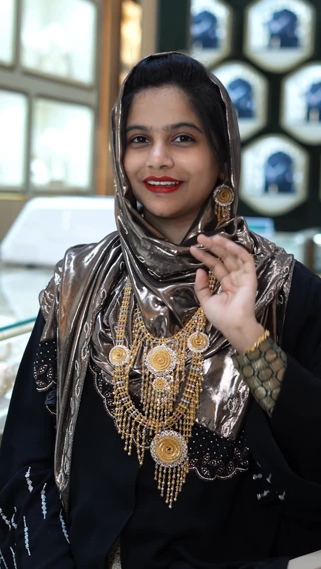 Instagram post by @renosviews for Joyalukkas. Caption reads: Dubai Gold என்னோட gold Collections 🪙 என்னோட....