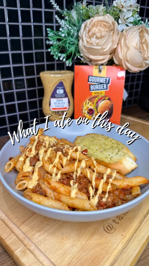 Instagram post by @tamsyn_fitter_happier_me for Protein Works. Caption reads: [...] ⭐️ There’s a link in my bio to shop....