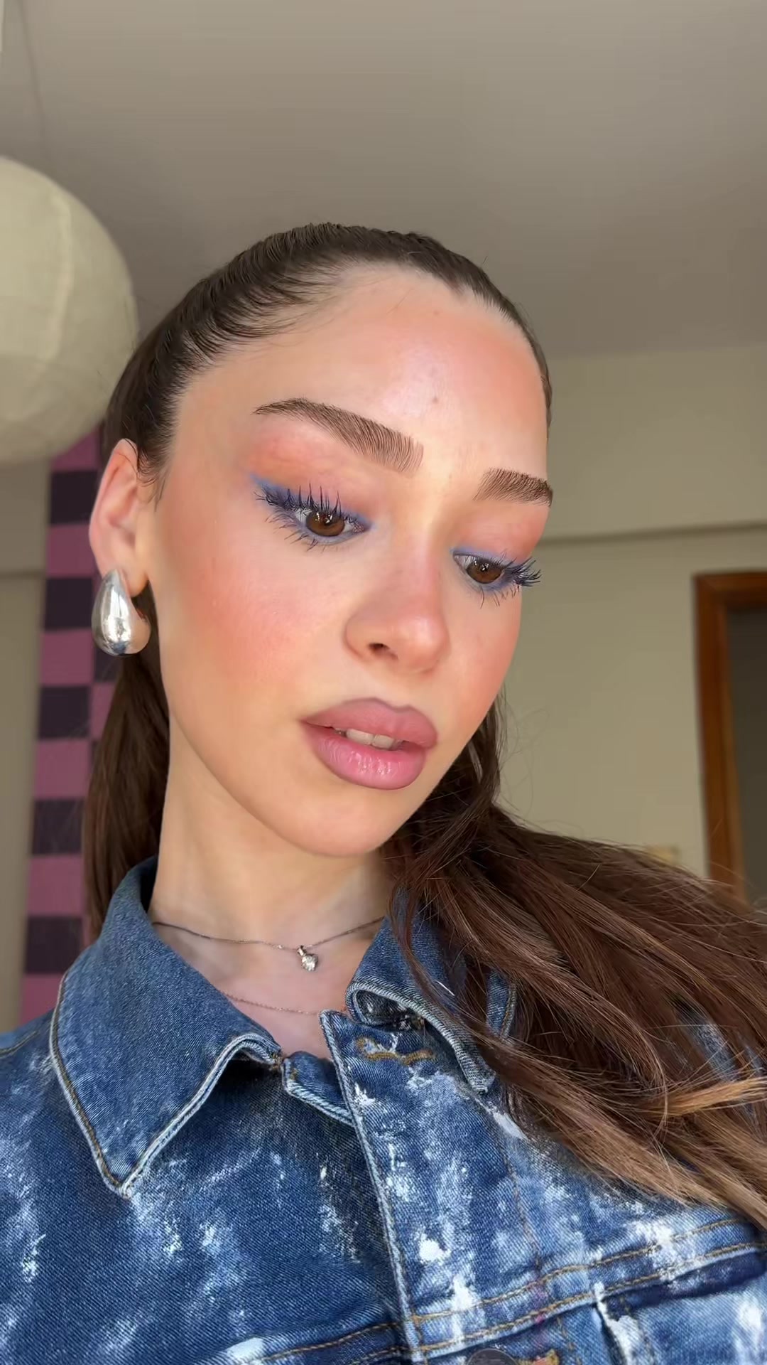 TikTok post by @simykara for Humanz. Caption reads: [...] Paris - Panorama Maskara Blue Suede @Humanz....