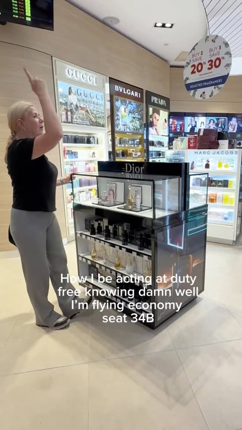 Instagram post by @letsgomum for Jetstar NZ. Caption reads: I’m wearing:
Kmart
I’m flying:
Jetstar
I’m....