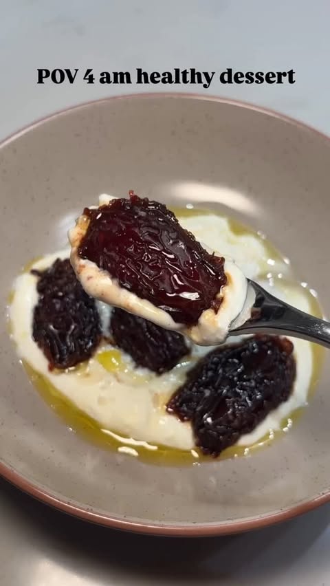 Instagram post by @emaanscookingandbaking for Graza. Caption reads: [...] a tbsp of butter to sauté the dates....