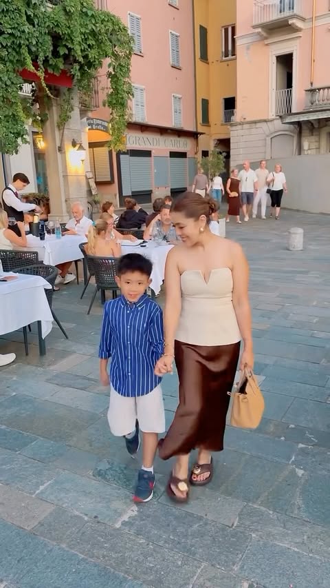 Instagram post by @happyongpauco_tiu for HSBC. Caption reads: [...] with my family isn’t always easy, but HSBC....