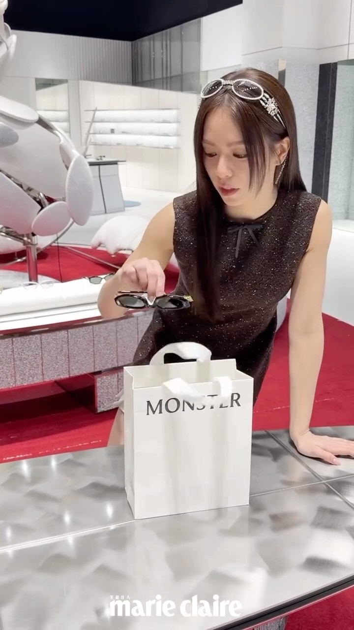 Instagram post by @bravolav for GENTLE MONSTER. Caption reads: #MC時尚 一起來算算 #宋芸樺 @bravolav 出門要帶多少眼鏡跟墨鏡😂

GENTLE....
