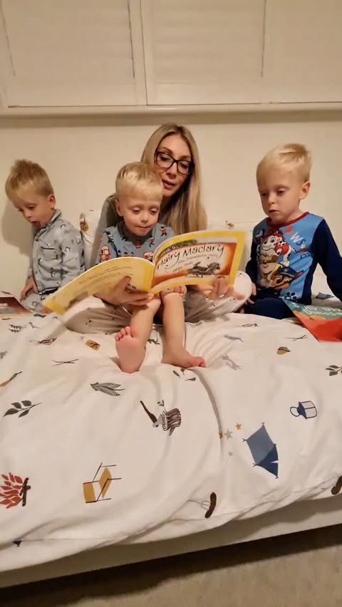 Instagram post by @triplettales for Readingeggs. Caption reads: ad. At this age, I can really feel the triplets....