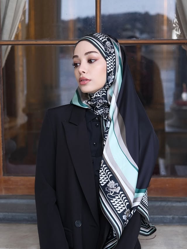 Instagram post by @suranurbilgin for Imannoor. Caption reads: @imannoor 🤍 Hijabday #imannoor #hijabday [...].