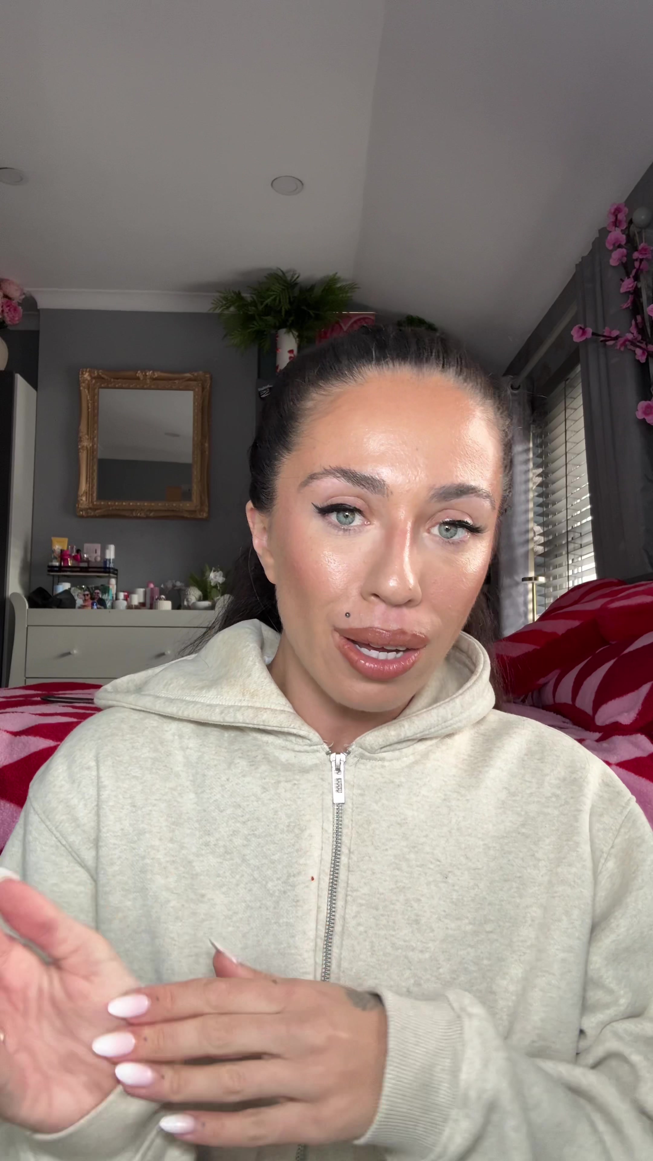 TikTok post by @yazhadfield for Vivo Life. Caption reads: [...] is wealth 💪🏼 #tiktokfinds #dealdrops @Vivo....