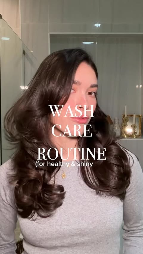 Instagram post by @annika.stevie for OLAPLEX. Caption reads: [...] which is why I love my @olaplex wash care....