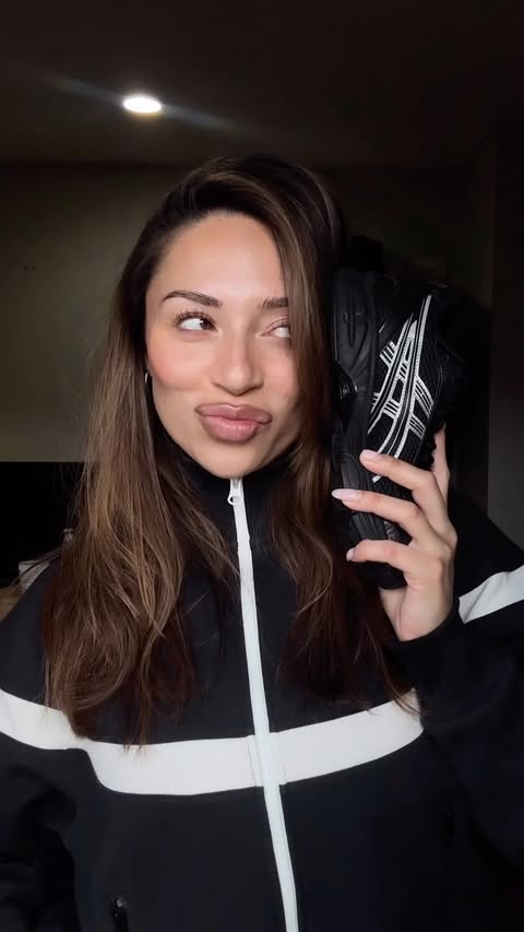 Instagram post by @amberalatinix for ASICS. Caption reads: [...] all before 9am. No filter required 😍....