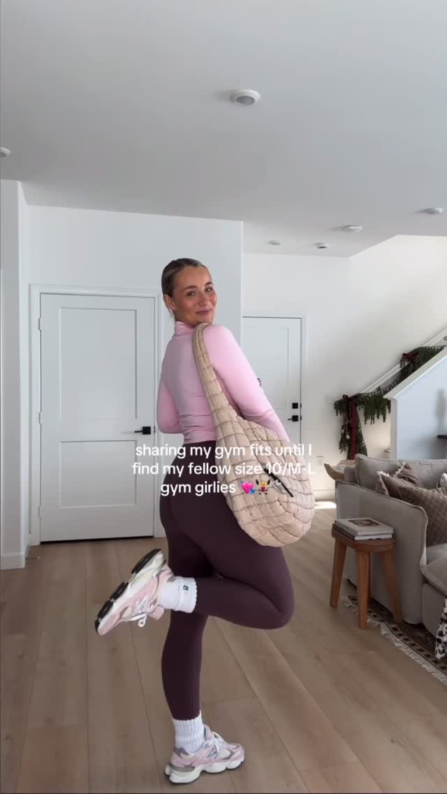 Instagram post by @amyystien for Buffbunny Collection. Caption reads: Here for the size 10/M-L gym girliessss💘💘....