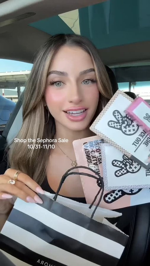 Instagram post by @lindceybeauty for Peace Out Skincare. Caption reads: the @sephora sale is happening from 10/31 -11/10....