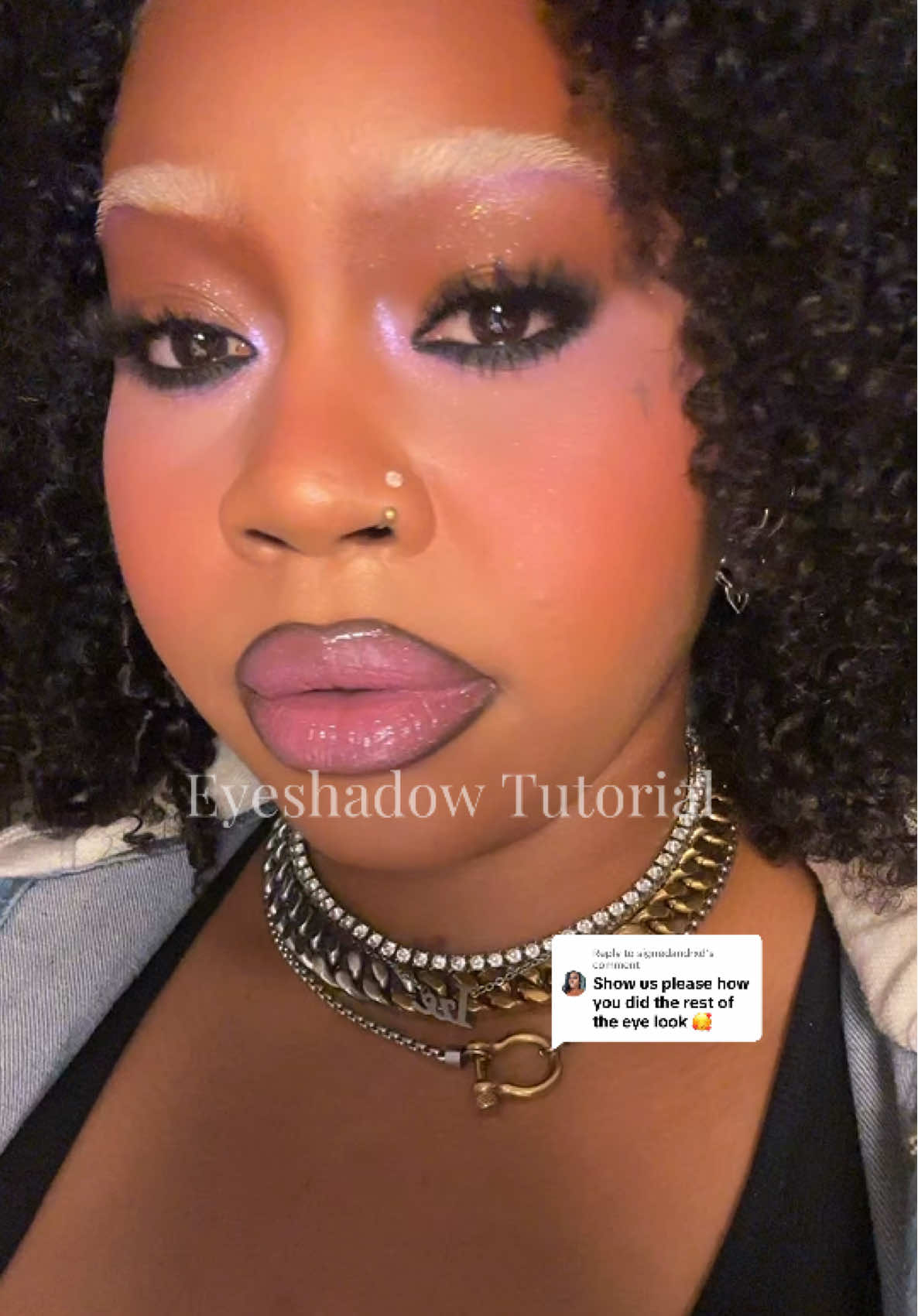 TikTok post by @izefeno for Essence Cosmetics. Caption reads: Replying to @signedandrxd Full Eyeshadow tutorial....