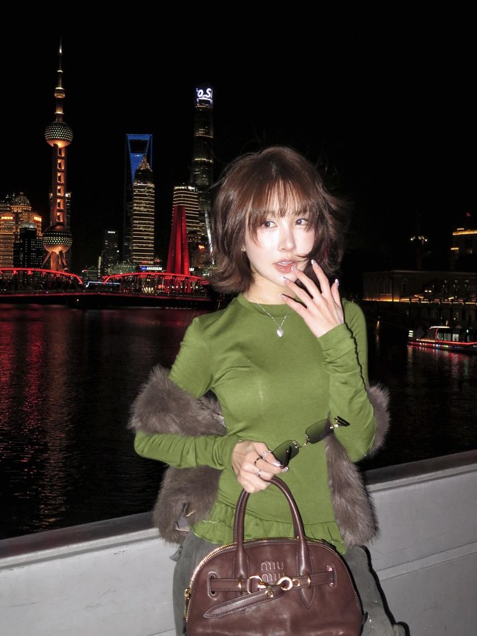 Instagram post by @brinkkty for EssilorLuxottica. Caption reads: [...] I love my shades @miumiu @essilorluxottica....