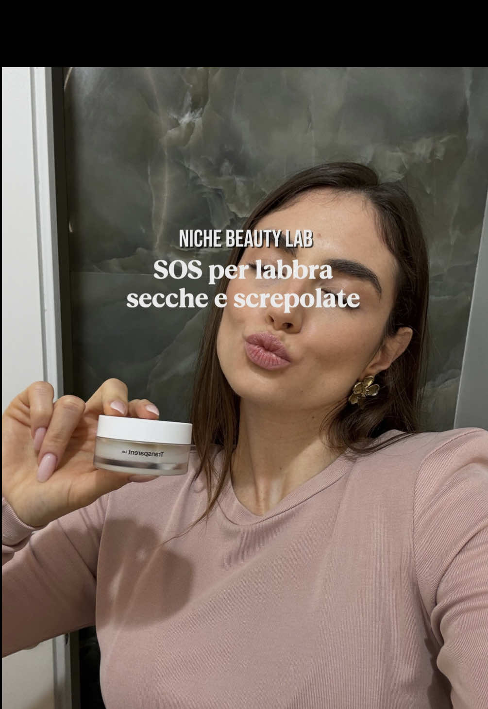 TikTok post by @valentevaleria for Niche Beauty Lab. Caption reads: #pubblicita @Niche Beauty Lab #nichebeautylab.