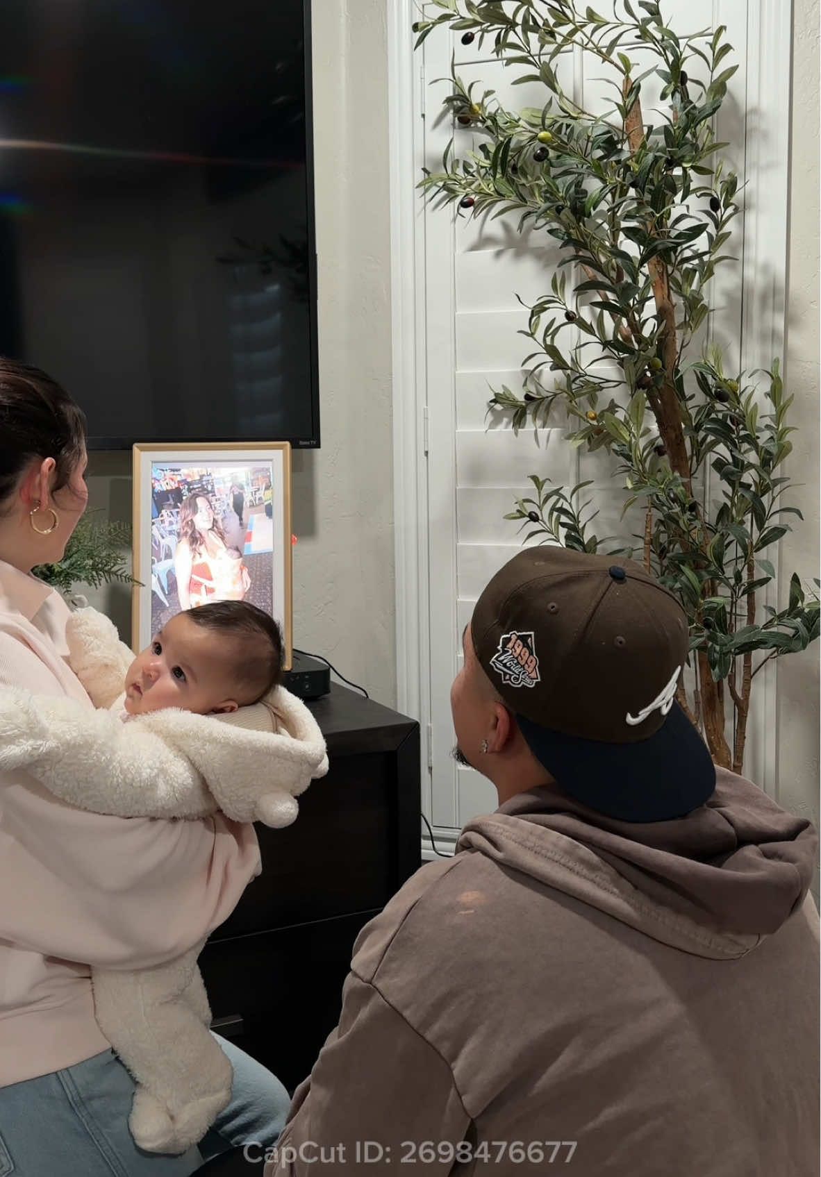 TikTok post by @liljerz for ARZOPA. Caption reads: [...] a loved one this holiday season ☺️✨🎁....