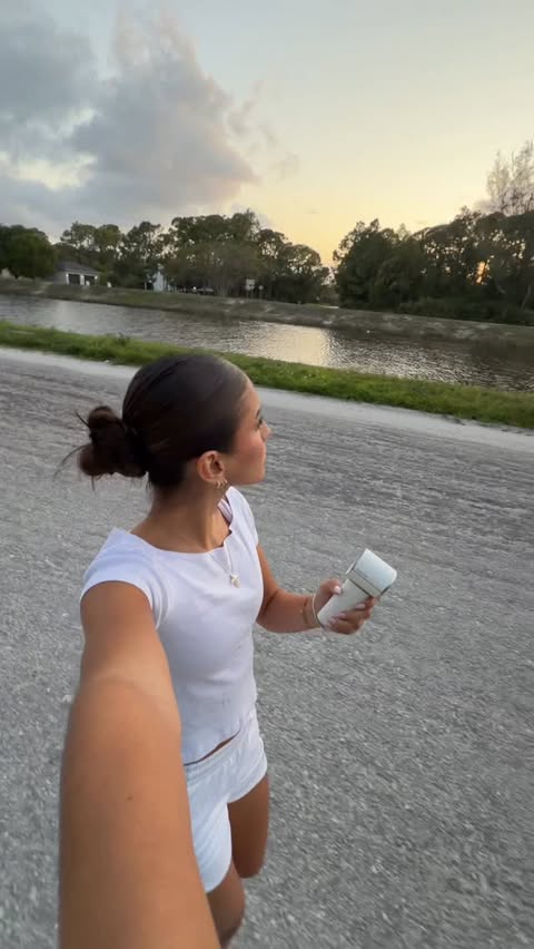 Instagram post by @victoriaalarconn for Jisulife. Caption reads: Florida heat is no joke, but the JisuLife Pro1....
