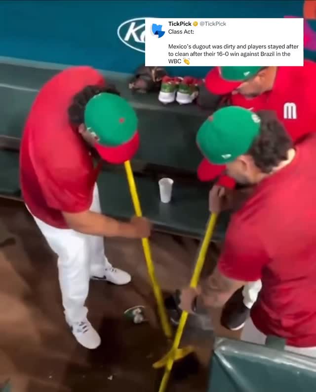 Instagram post by @mlbelites_ for TickPick. Caption reads: True sportsmanship 🙌🏻 #tickpick #wbc....