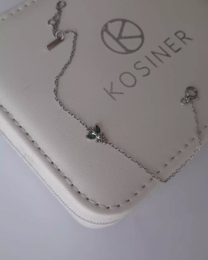 Instagram post by @ran_vibes for Kosinerjewelry. Caption reads: Have a BEEutiful day 🐝
By....