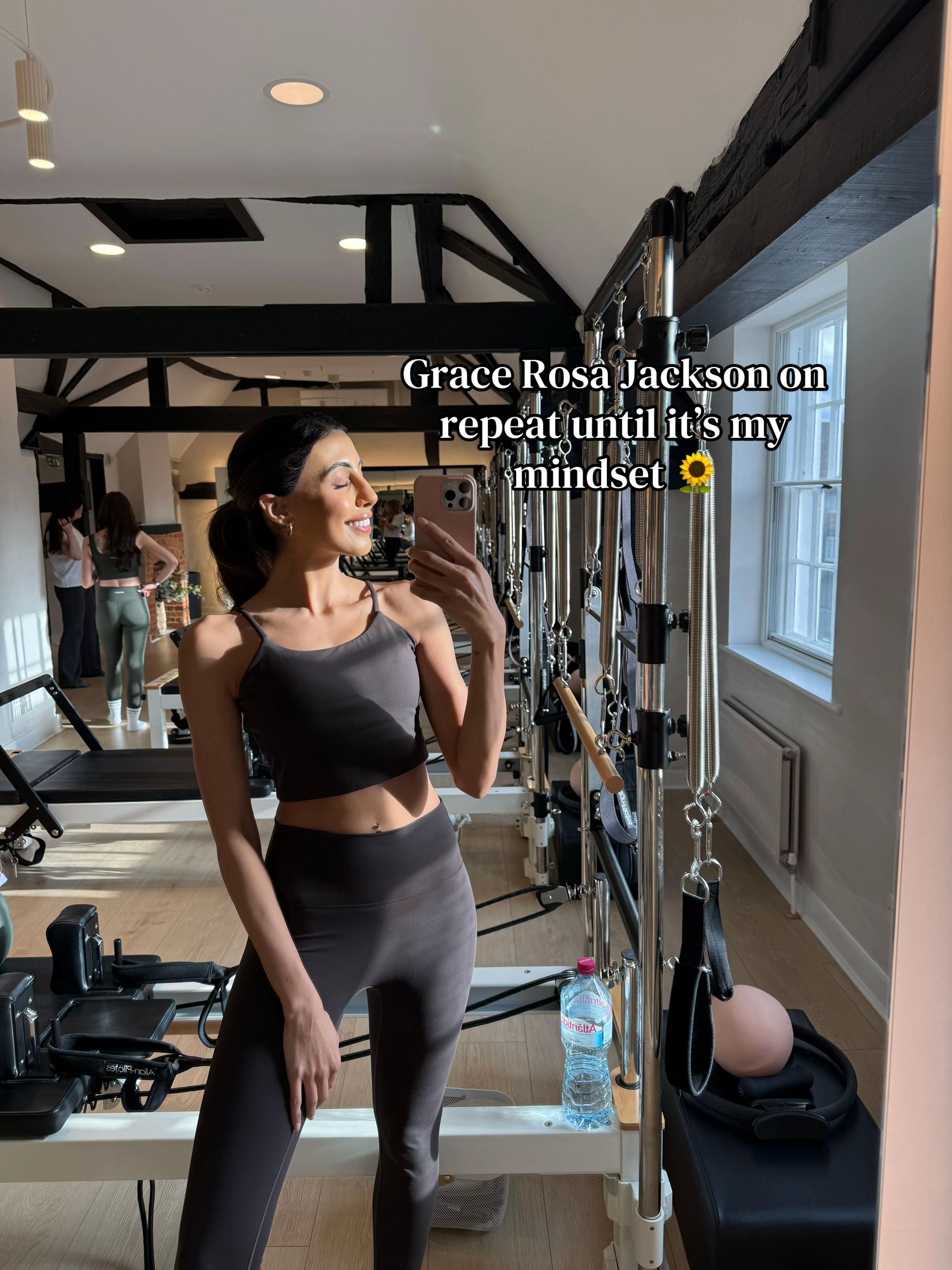 TikTok post by @saroveraujla for Adanola. Caption reads: [...] it shakes 🤍 Workout set: @Adanola....