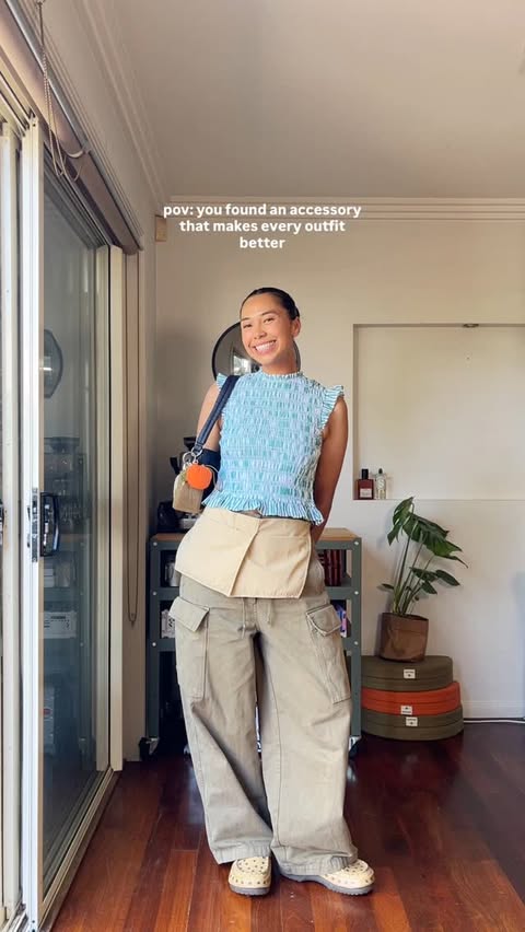 Instagram post by @vasitii for The Paper Bunny. Caption reads: [...] be trying to add this apron bag by....