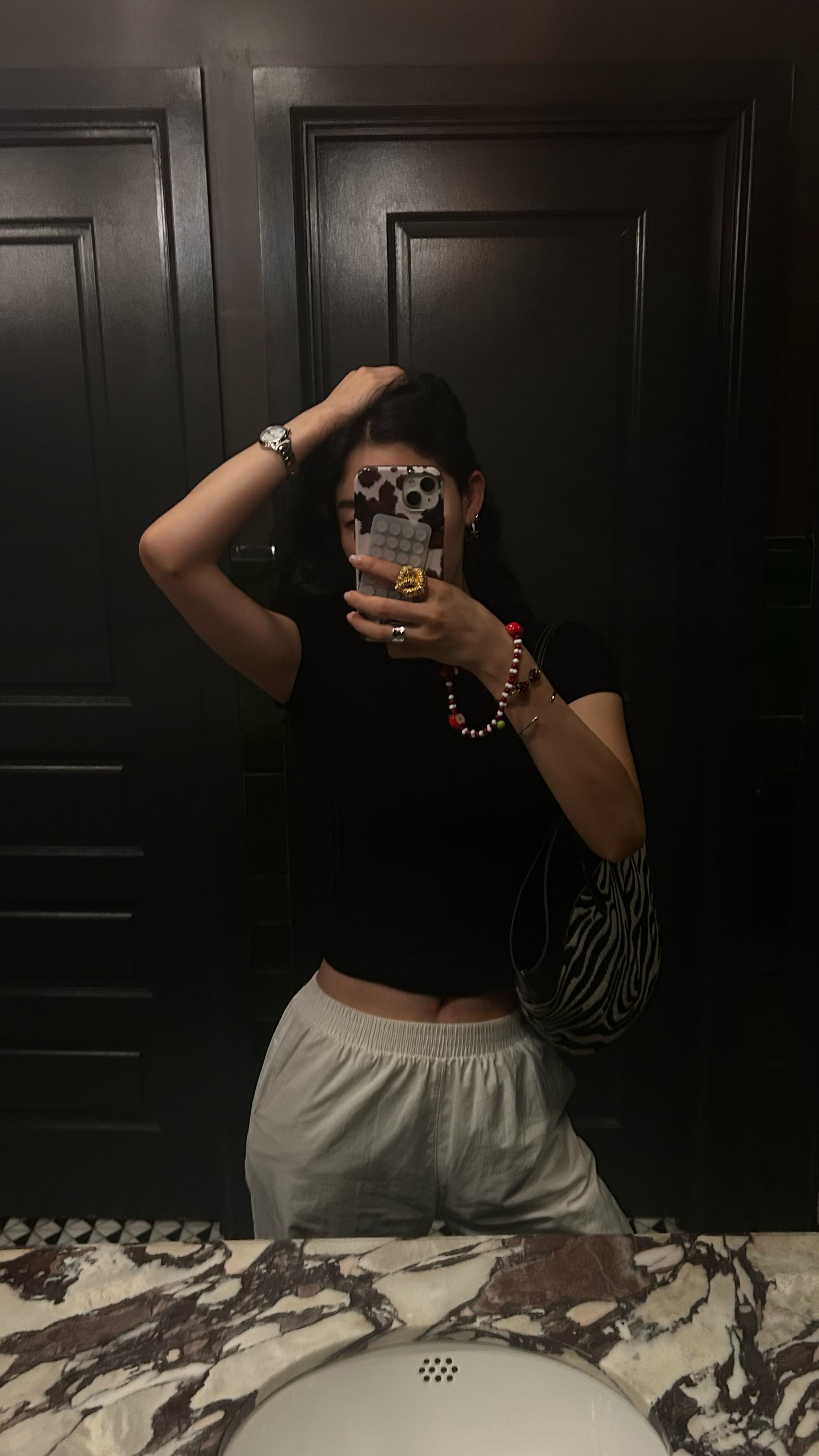 Instagram post by @yitongg.d for Adanola. Caption reads: Shoutout to all my friends who take fit pics of....